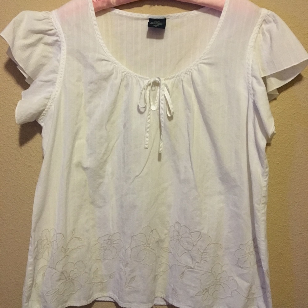 White organic cotton embroidered flower blouse